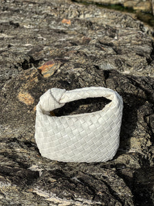 WHITE KNOT HANDLE BAG - [SOL + SAND]